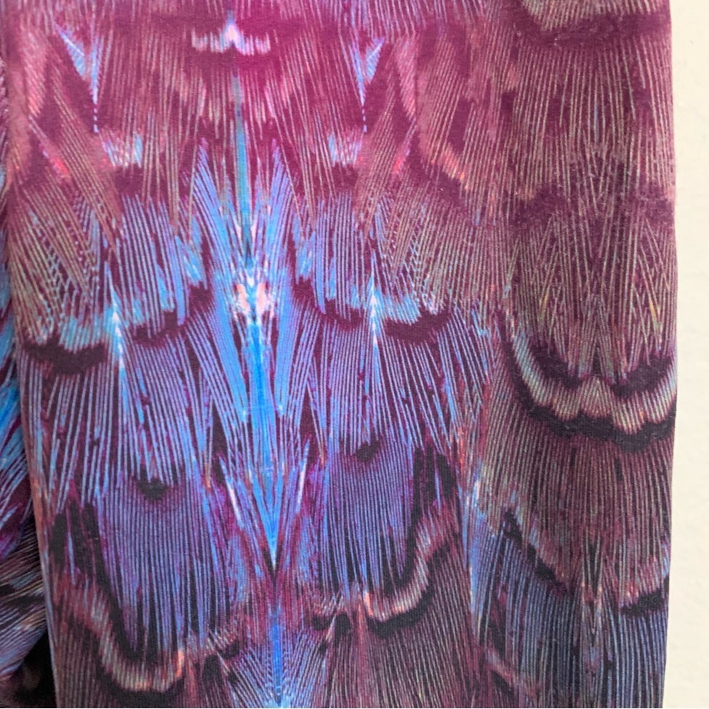 Barrel for Nadia Peacock Feather Yoga Leggings Size Small - Picture 10 of 16